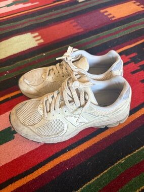 New Balance RARE Bone 2002r